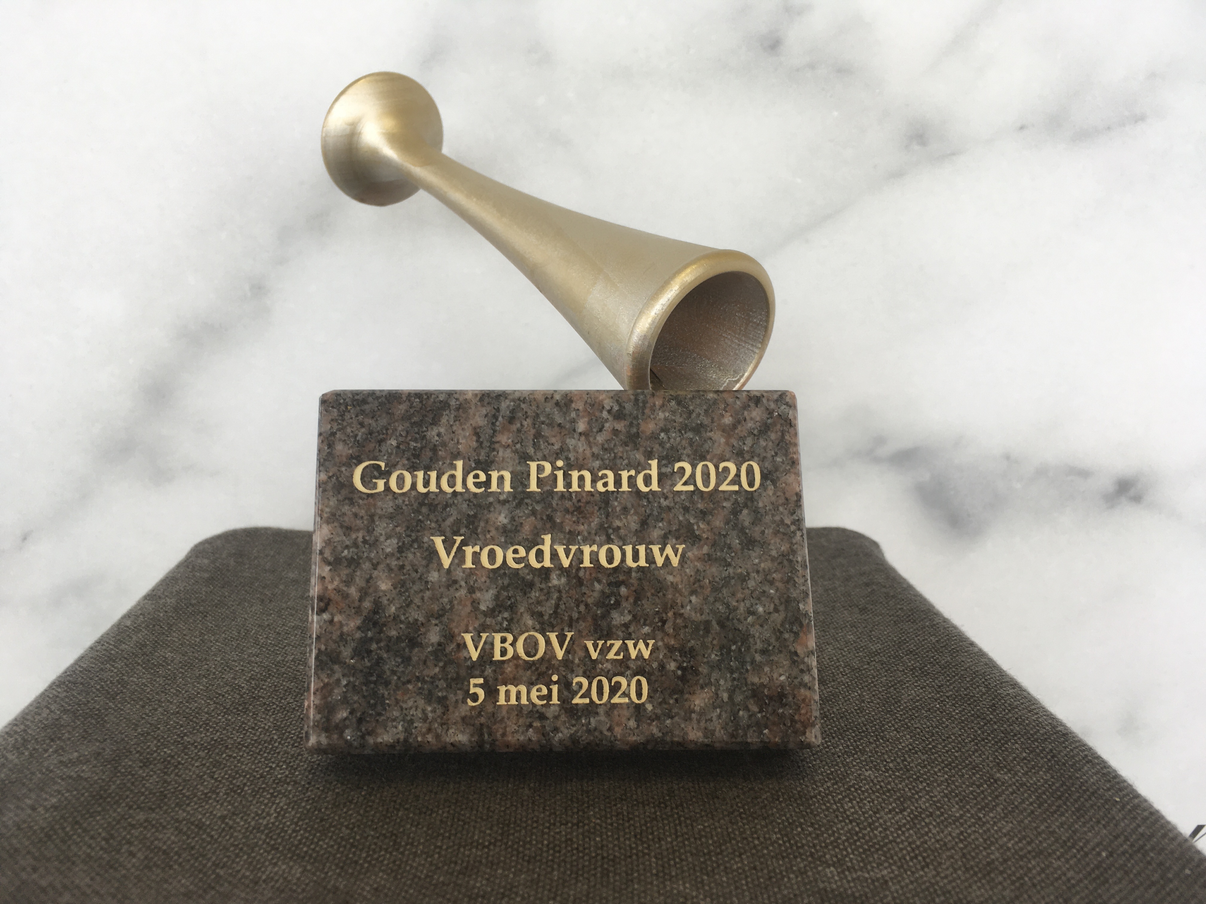 Foto Gouden Pinard vroedvrouw